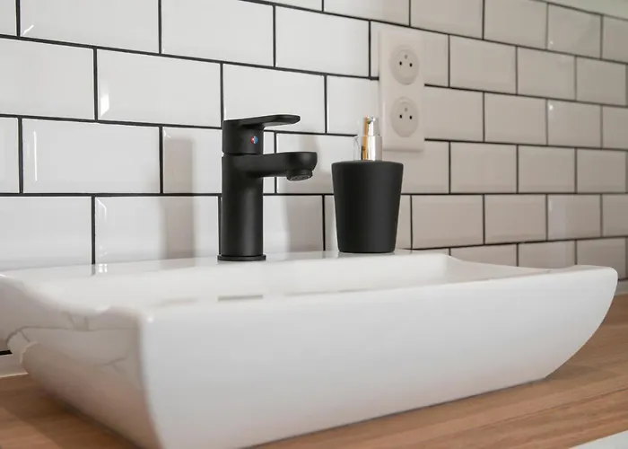 Le Maleville - De Standing Apartment